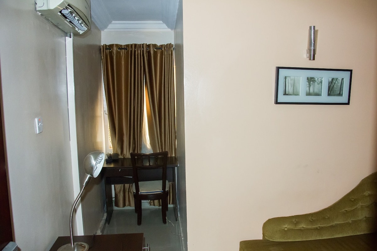 OASIS HOTEL42